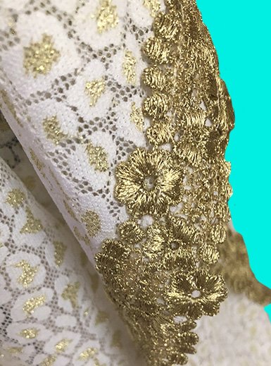 dentelle -or Kimono sur mesure conçu et fabriqué par Valérie Touboul | Princesse Wally