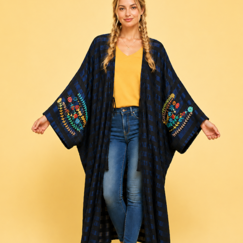 kimono-en maille bleuet noir-manches-brodéesàlamain Kimono en maille doublée, manches brodées à la main Orage