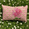Coussin peint à la main - Fleur Fuchsia