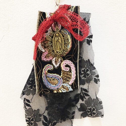 Gris-gris / Bijou de sac galon noir brodé et vierge