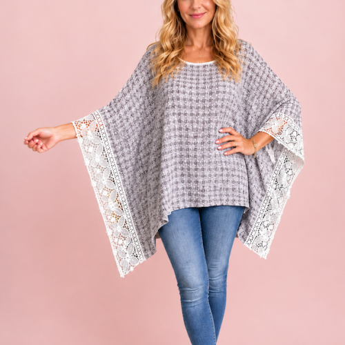 Poncho en coton gris teint à la main et galon dentelle